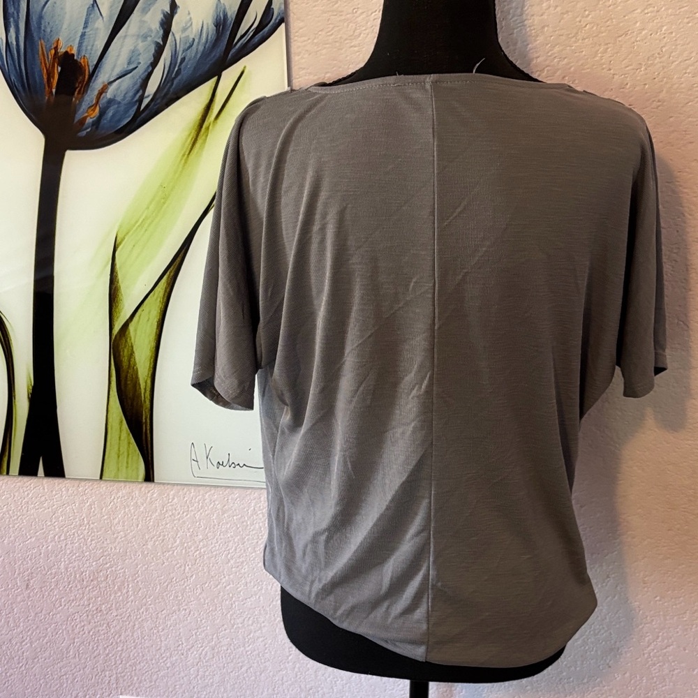 shirt size small - Picture 3 of 5